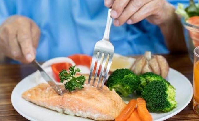 3 Benefits of Not Eating Dinner IF Diet Concept